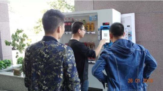 無人售貨機(jī)的優(yōu)勢和劣勢(圖1) 無人售貨機(jī)的優(yōu)勢和劣勢(圖1)